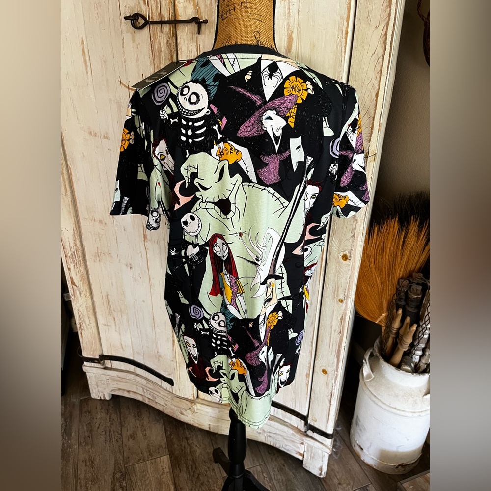 Disney Cakeworthy Nightmare before Christmas graphic tee - Picture 6 of 6